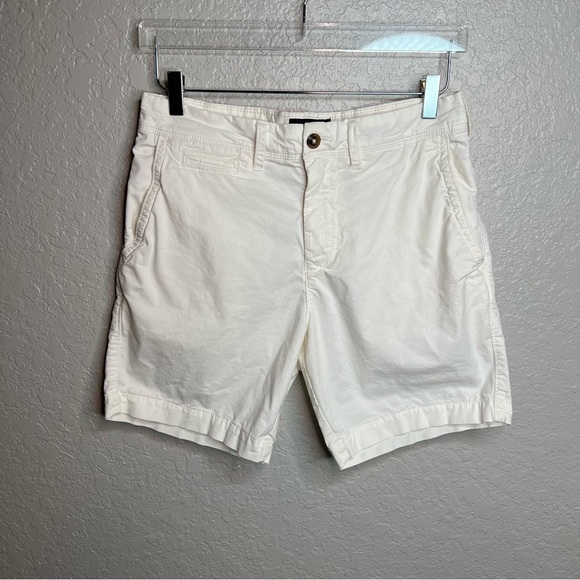 American Eagle Men’s Extreme Flex White Shorts - Picture 8 of 8
